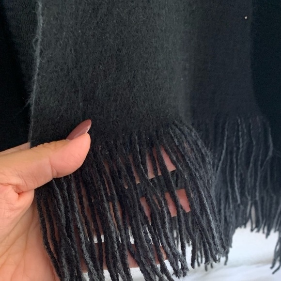 Black and grey fringe kimono - Picture 4 of 7